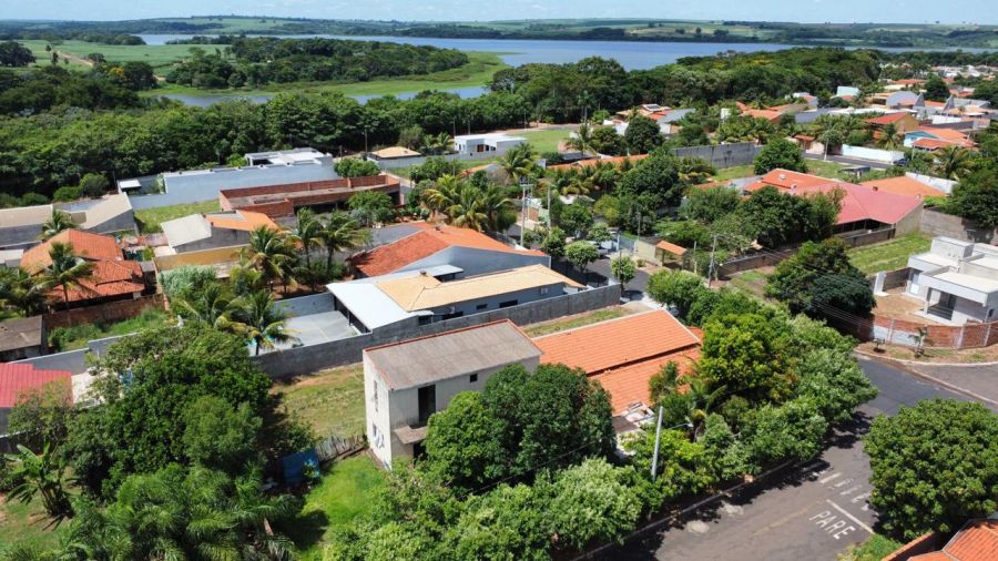 Sobrado em Condom�nio - Venda - Cond. Rio da On�a - Bairro Corguinho - Borborema - SP