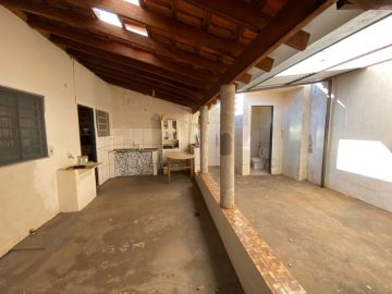 AREA EXTERNA/GARAGEM